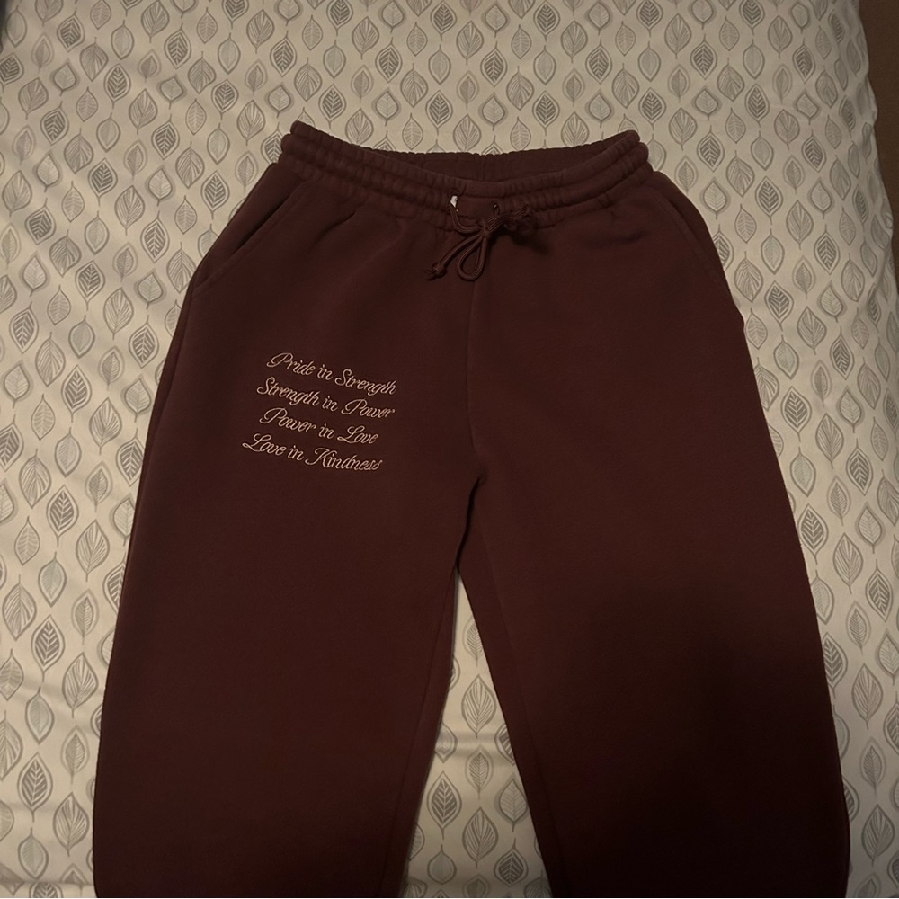 Forever 21 maroon sweatpants